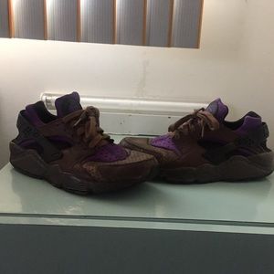 Brown and purple Huaraches
